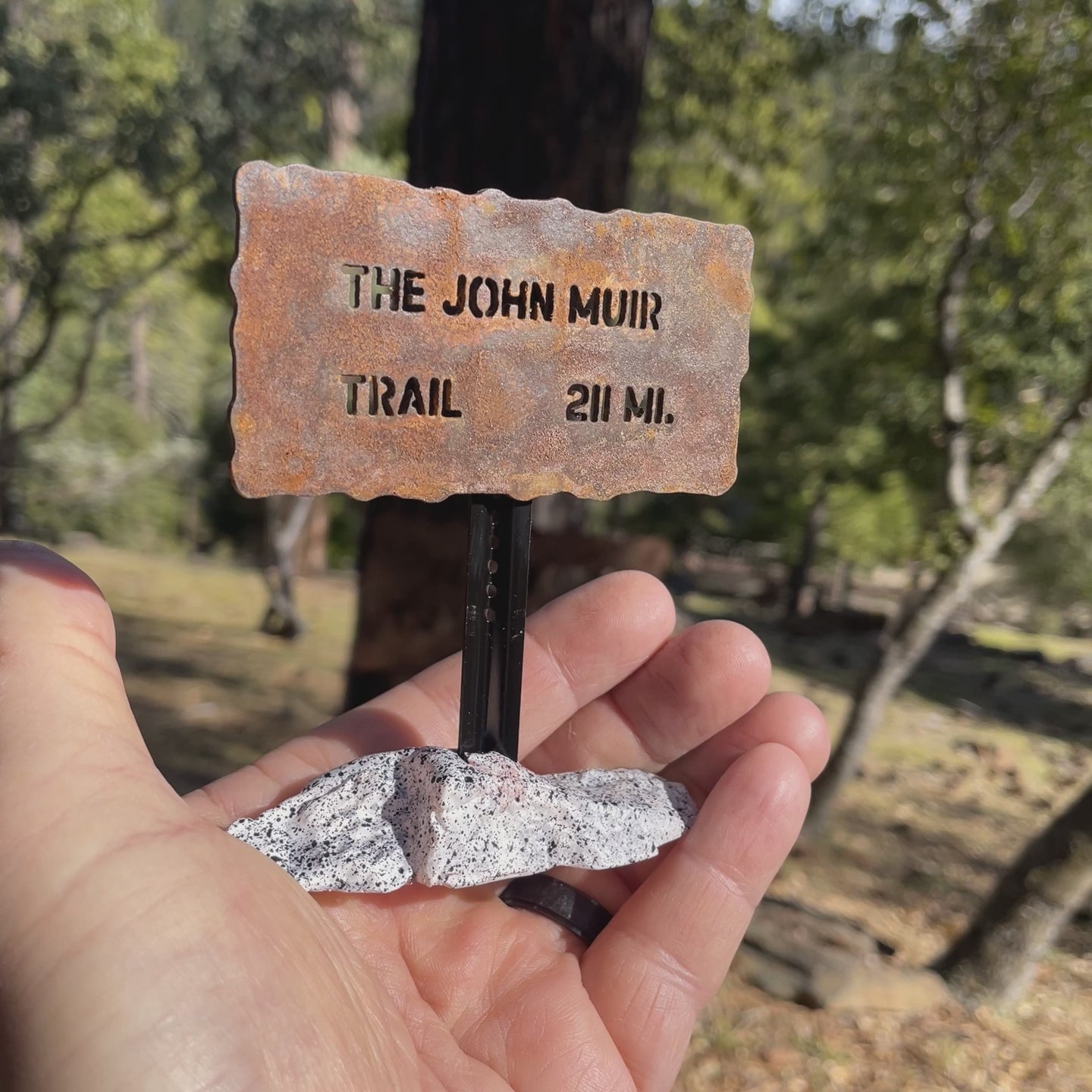 Yosemite Trail Sign Post & Stand